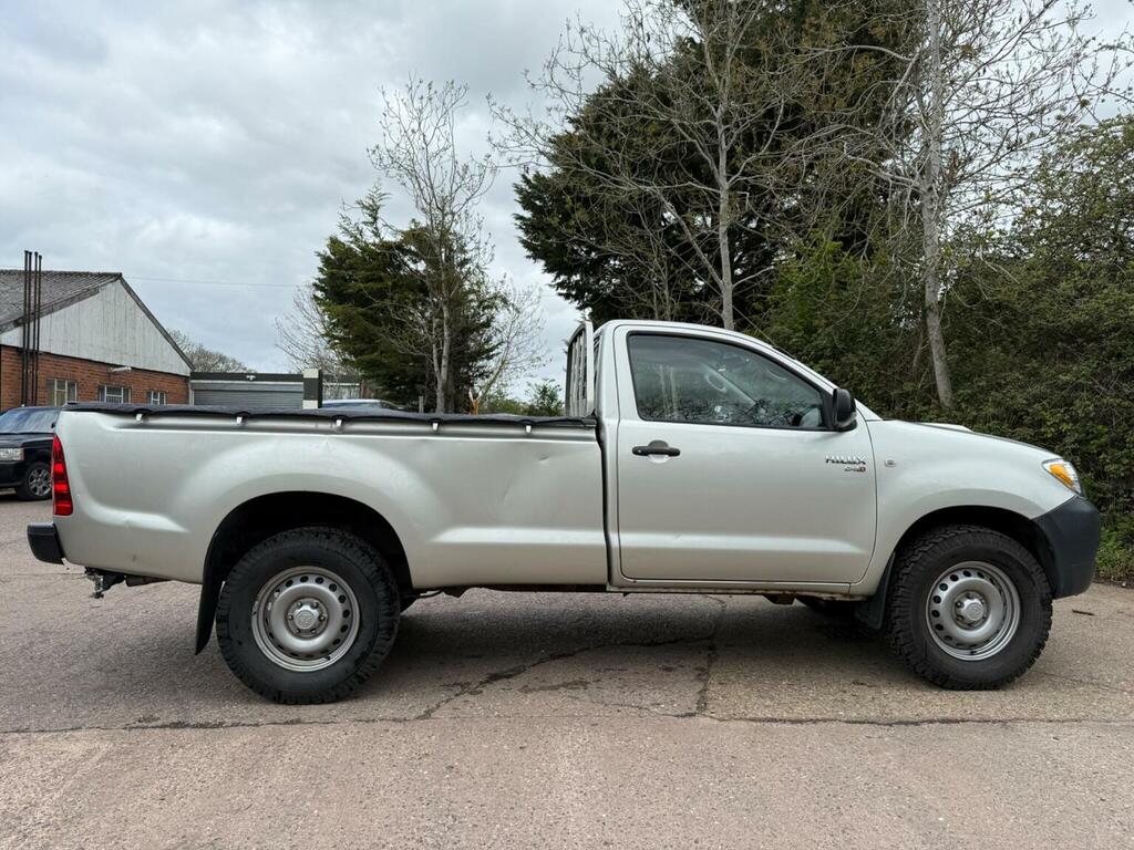 Toyota HILUX 2.5 D-4d Hl2 4Wd Silver #2