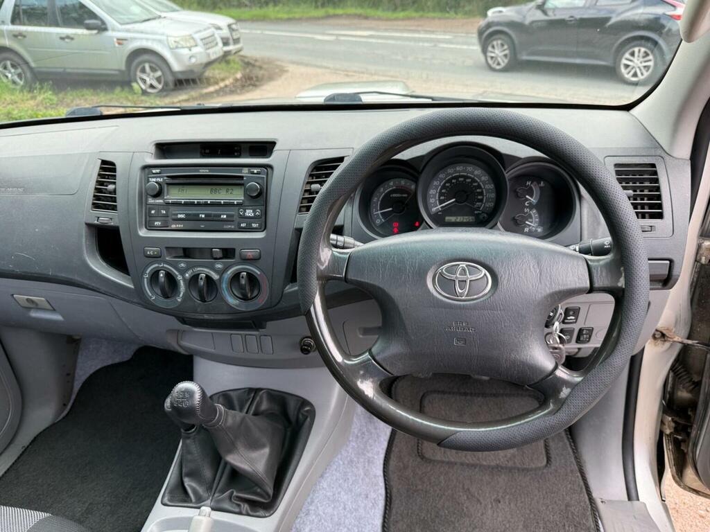Toyota HILUX 2.5 D-4d Hl2 4Wd Silver #6