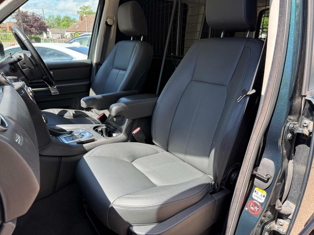 Land Rover Discovery 4 3L Xs Black #30