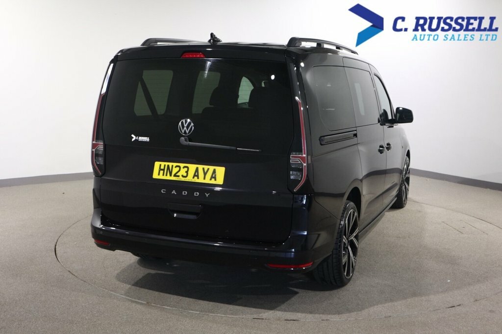 Volkswagen Caddy Maxi Life 2L Life Black #6