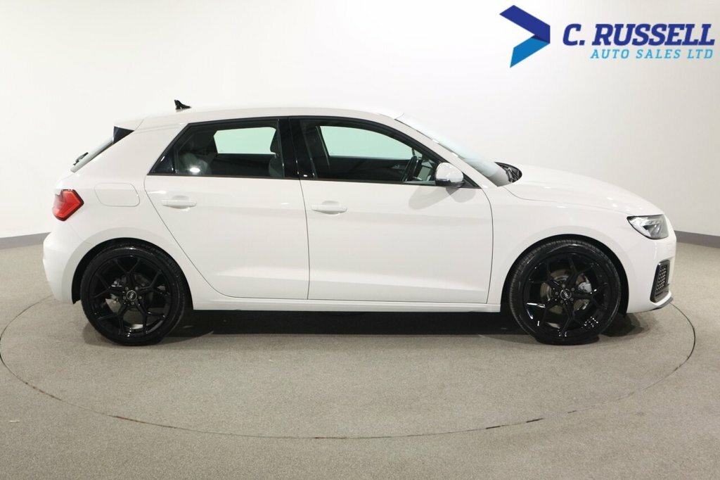 Audi A1 1L Sport HJ23RBO White #3