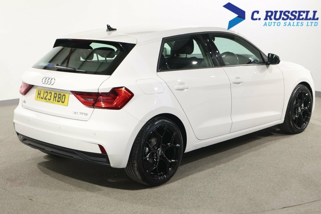 Audi A1 1L Sport HJ23RBO White #4