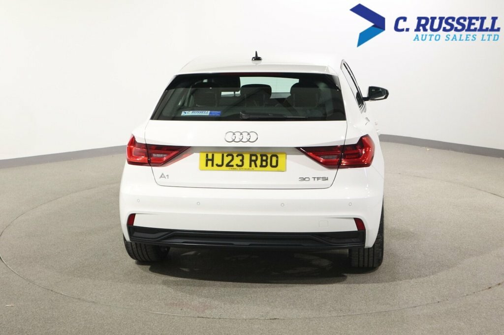 Audi A1 1L Sport HJ23RBO White #5