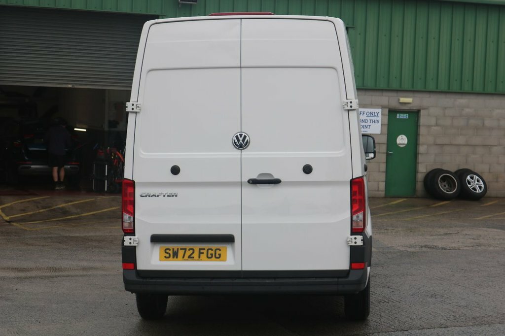 Volkswagen Crafter 2L Startline SW72FGG White #6