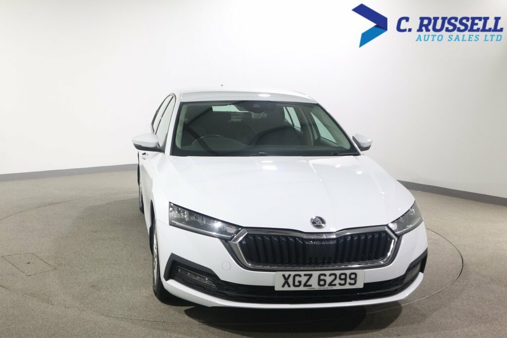 Skoda Octavia 2L Se XGZ6299 White #4