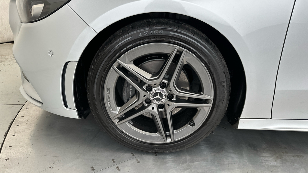 Mercedes-Benz B Class B180 Amg Line Executive White #29