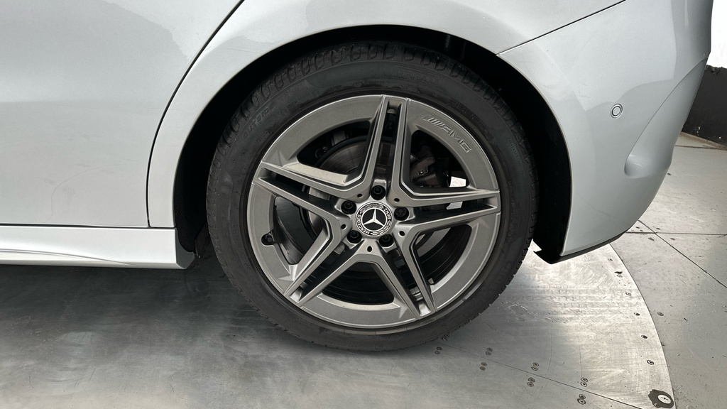 Mercedes-Benz B Class B180 Amg Line Executive White #30