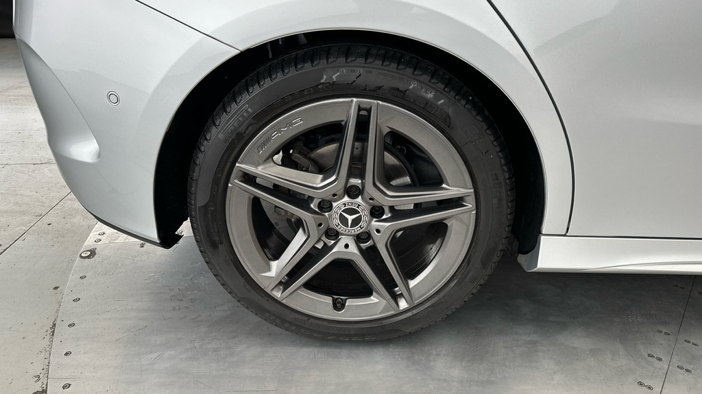 Mercedes-Benz B Class B180 Amg Line Executive White #31