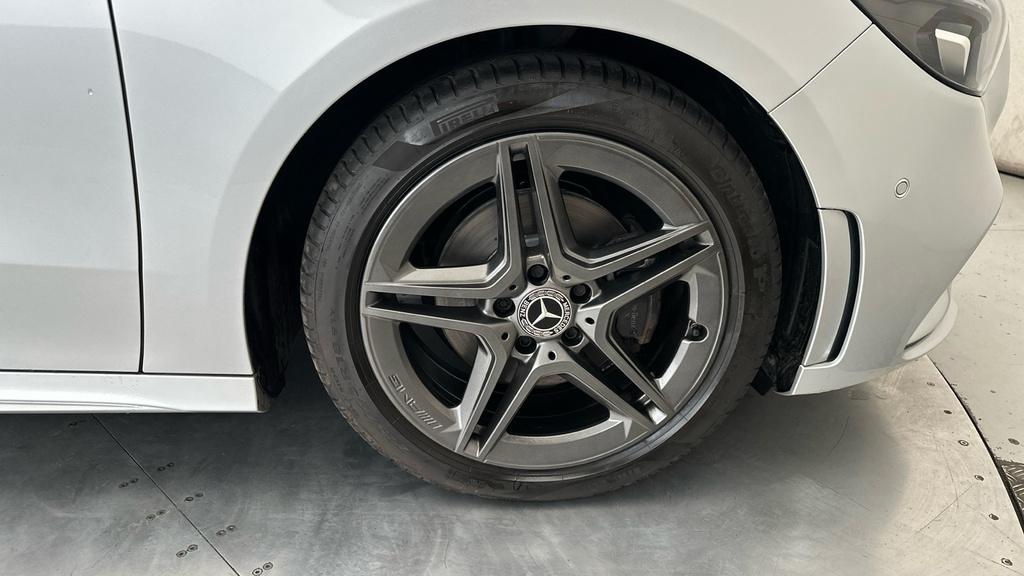 Mercedes-Benz B Class B180 Amg Line Executive White #32