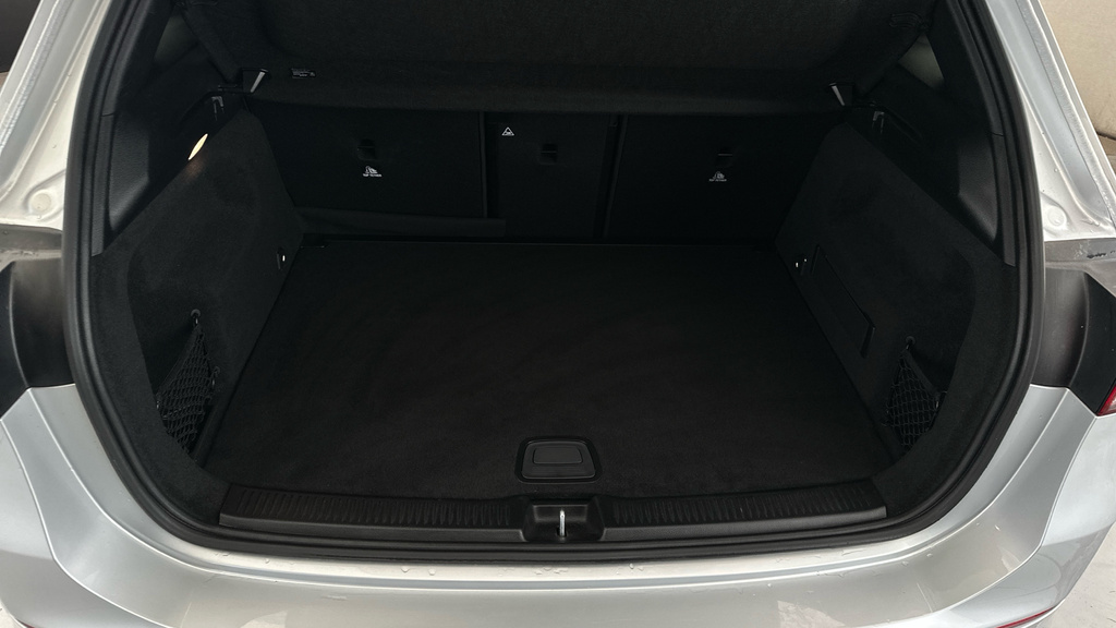 Mercedes-Benz B Class B180 Amg Line Executive White #27