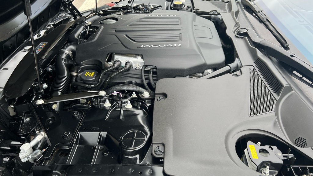 Jaguar F-Type 5.0 P575 Supercharged V8 R 75 Awd Black #25