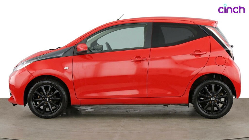 Toyota Aygo X X-claim White #5