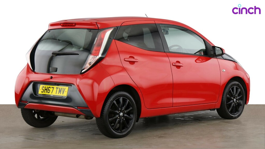 Toyota Aygo X X-claim White #3