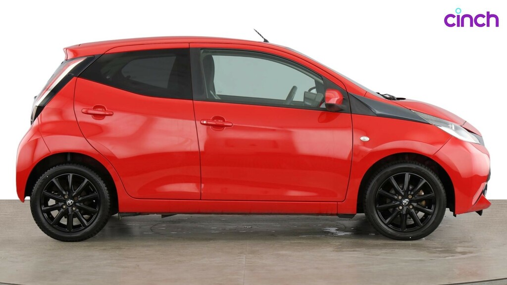Toyota Aygo X X-claim White #2