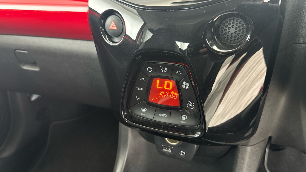 Toyota Aygo X X-claim White #14