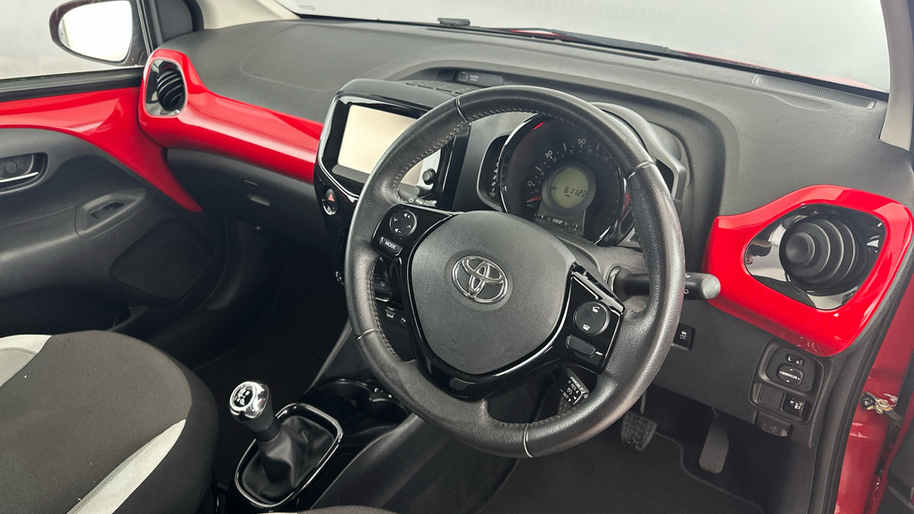Toyota Aygo X X-claim White #8
