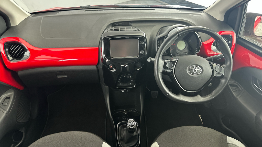 Toyota Aygo X X-claim White #10