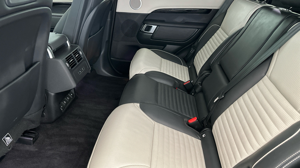 Land Rover Discovery D300 R-dynamic Hse Silver #25