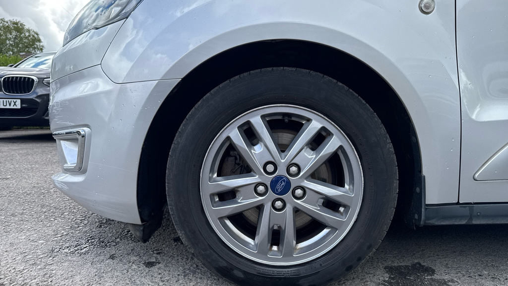 Ford Tourneo Connect 1.5 Ecoblue 120 Titanium Red #17