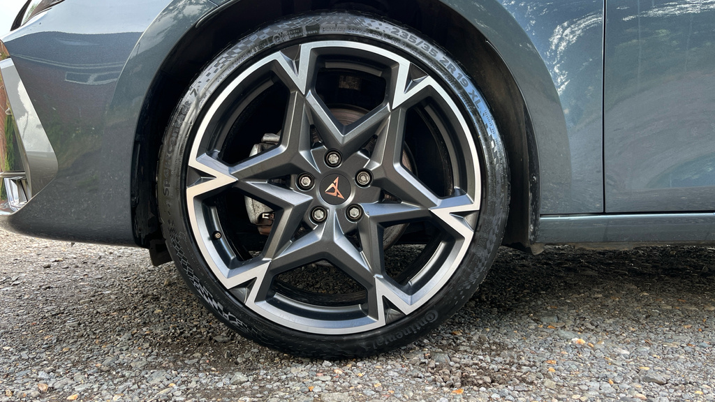 Cupra Leon 2025 Cupra Leon 1.5 Tsi 150 V2 Black #19