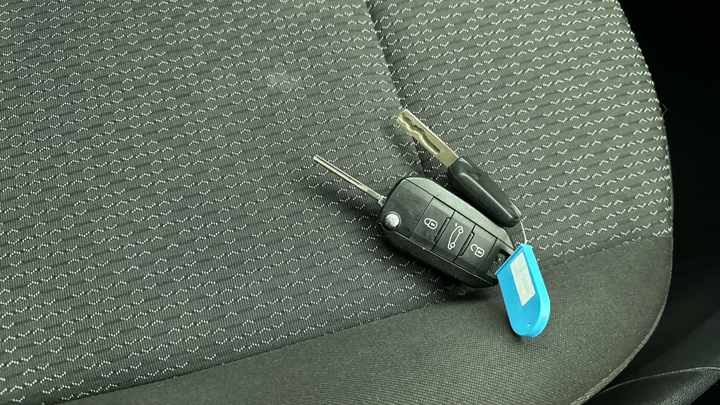 Vauxhall Crossland X 1.2 Elite Blue #25