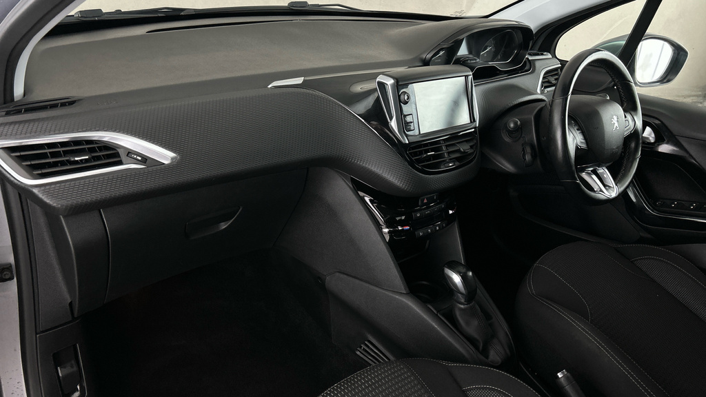 Peugeot 208  Black #11