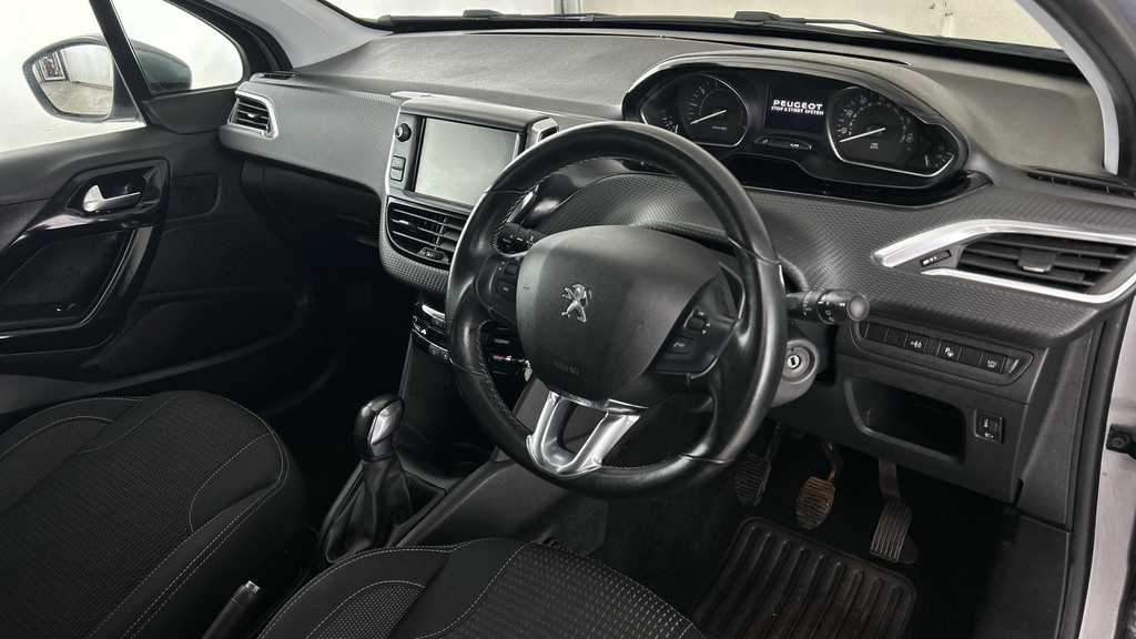Peugeot 208  Black #10