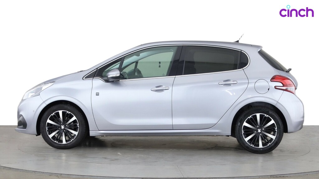 Peugeot 208  Black #7