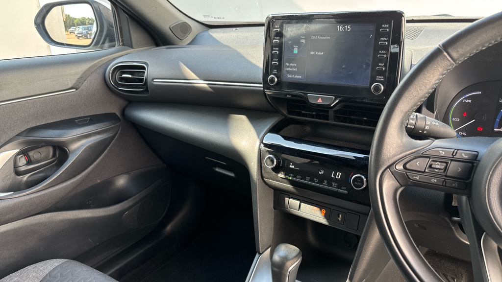Toyota Yaris Cross 1.5 Hybrid Design Cvt  #40