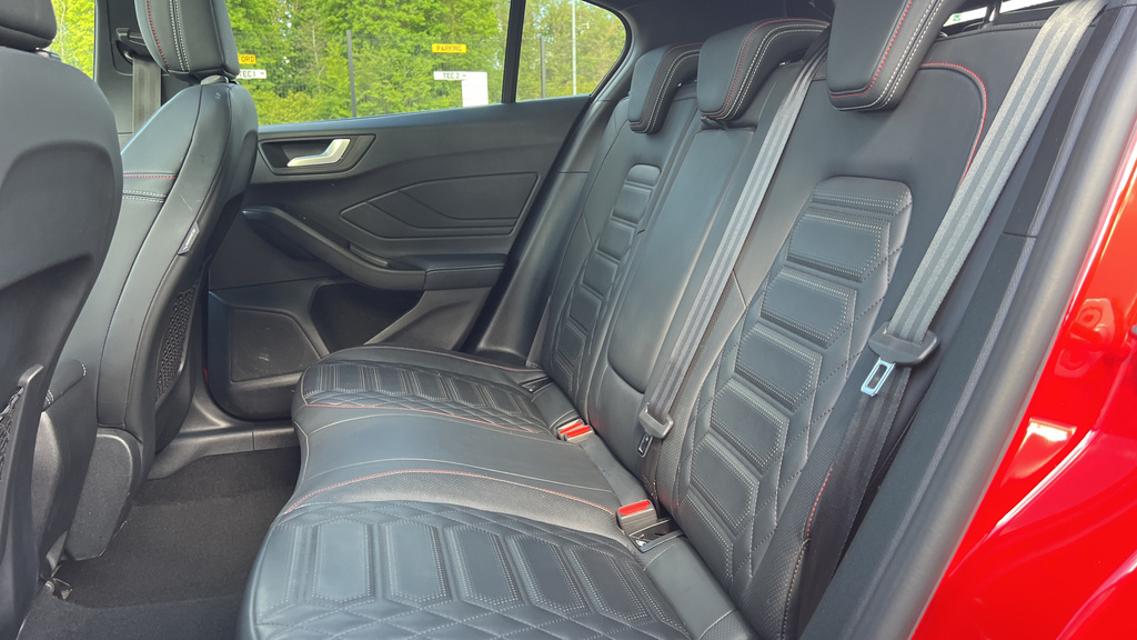 Ford Focus 1.0 Ecoboost St-line 5Dr- Red Stitching, Front R Black #14