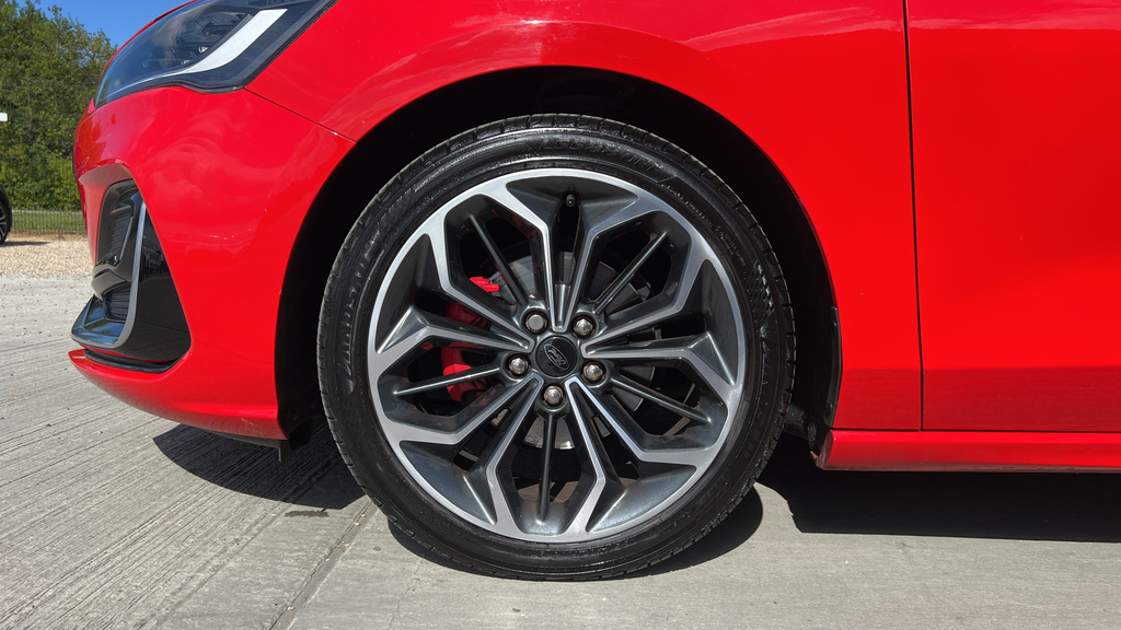 Ford Focus 1.0 Ecoboost St-line 5Dr- Red Stitching, Front R Black #16