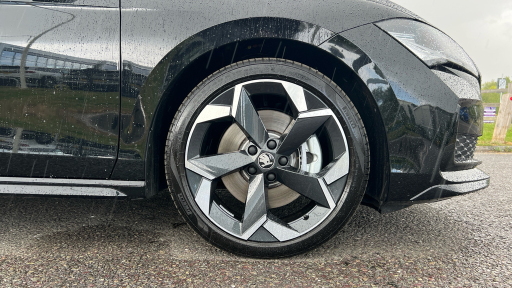 Skoda Superb 1.5 Tsi E-tec Se L Dsg 0 Ps Red #24