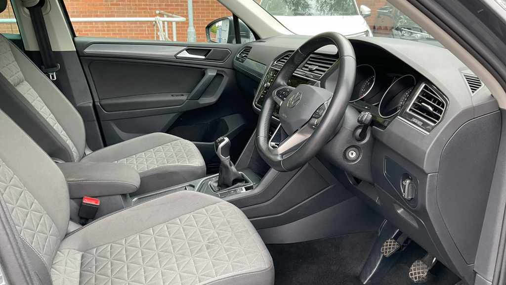 Volkswagen Tiguan 1.5 Tsi Life Suv Euro 6 Ss 1 Grey #28