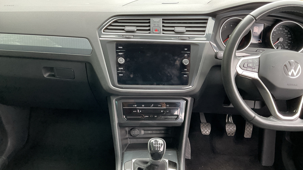 Volkswagen Tiguan 1.5 Tsi Life Suv Euro 6 Ss 1 Grey #12
