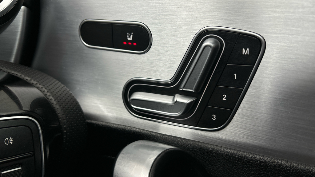 Mercedes-Benz CLA Class Cla 200 Amg Line Premium Plus Tip  #18