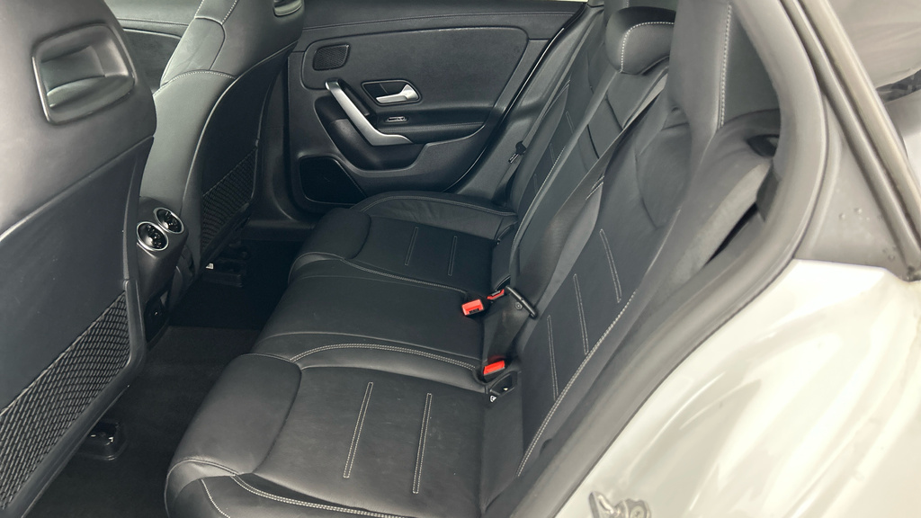 Mercedes-Benz CLA Class Cla 200 Amg Line Premium Plus Tip  #25