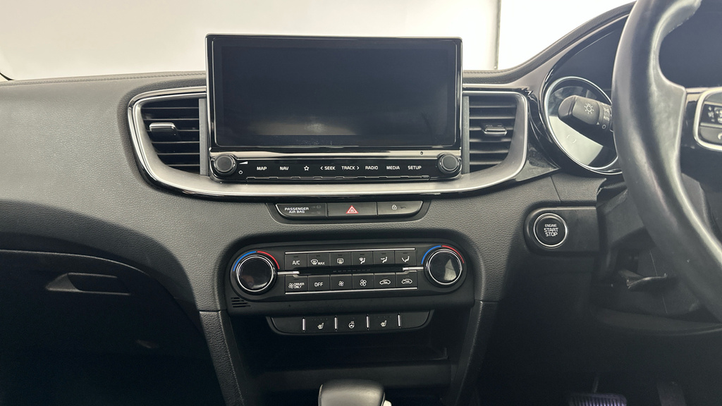 Kia Xceed 1.0T Gdi Isg 2 White #25