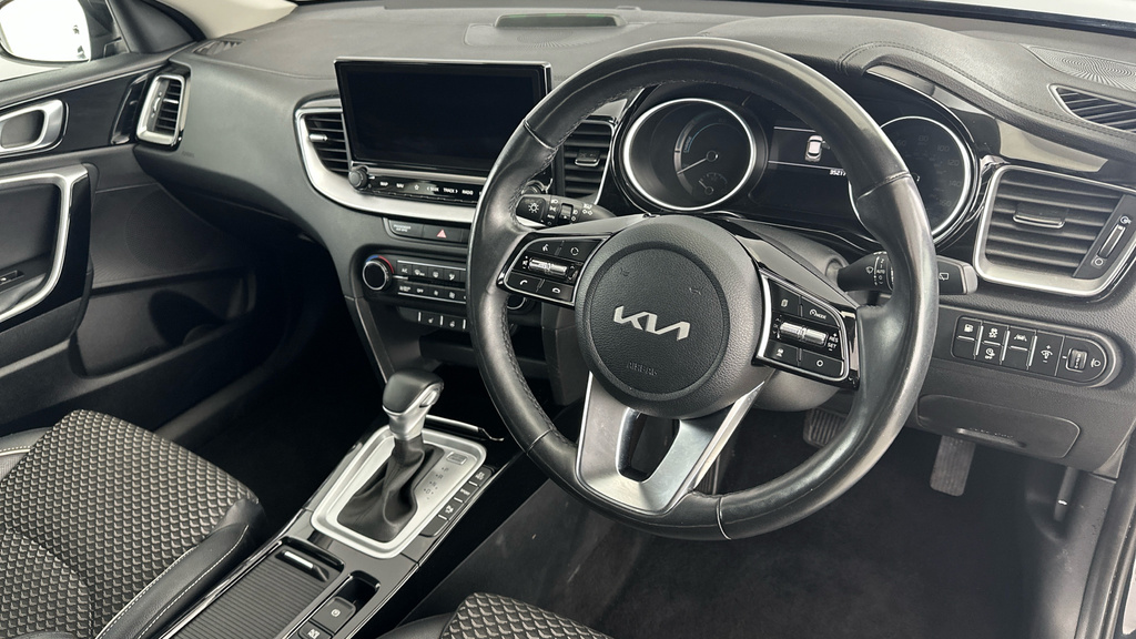 Kia Xceed 1.0T Gdi Isg 2 White #9