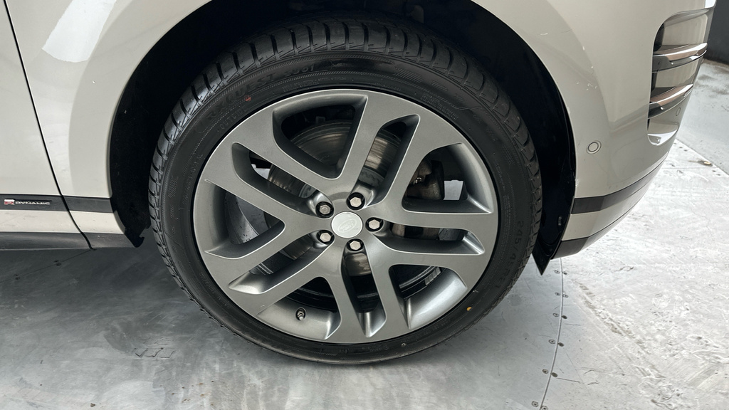 Land Rover Range Rover Evoque D 4X2 Silver #28
