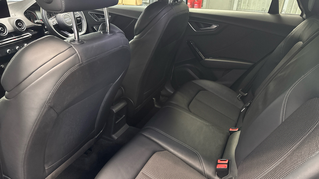 Audi Q2 Tdi Sport Silver #14