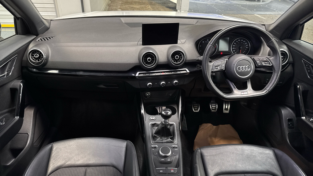 Audi Q2 Tdi Sport Silver #11