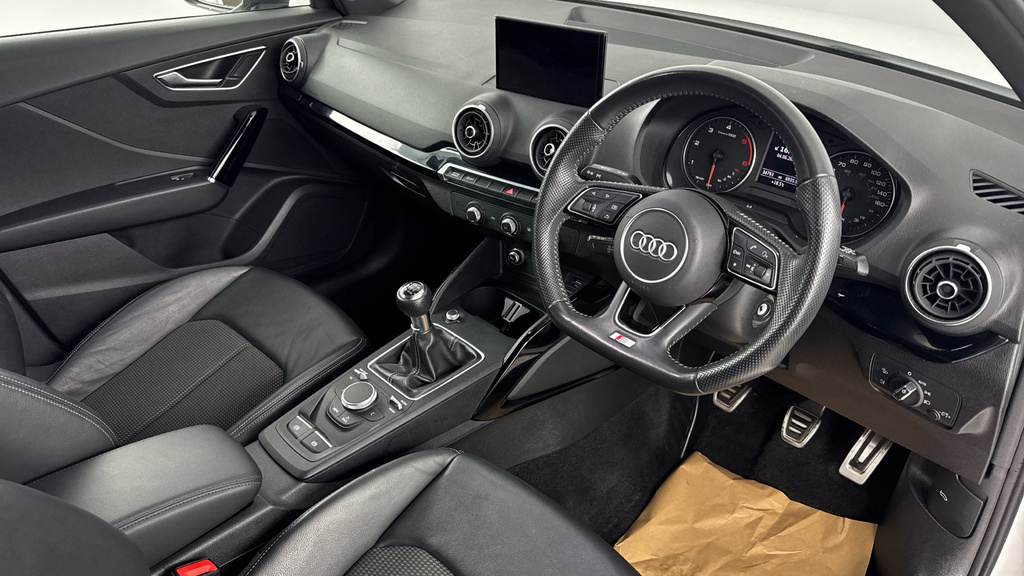 Audi Q2 Tdi Sport Silver #9