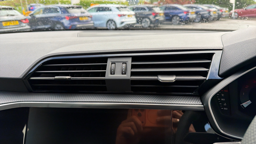 Audi Q3 35 Tfsi S Line S Tronic Leather White #25