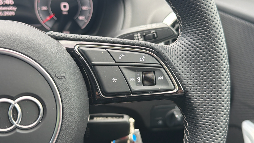 Audi Q2 Q2 35 Tfsi Black Edition S Tronic Blue #27