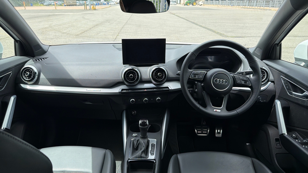 Audi Q2 Q2 35 Tfsi Black Edition S Tronic Blue #11