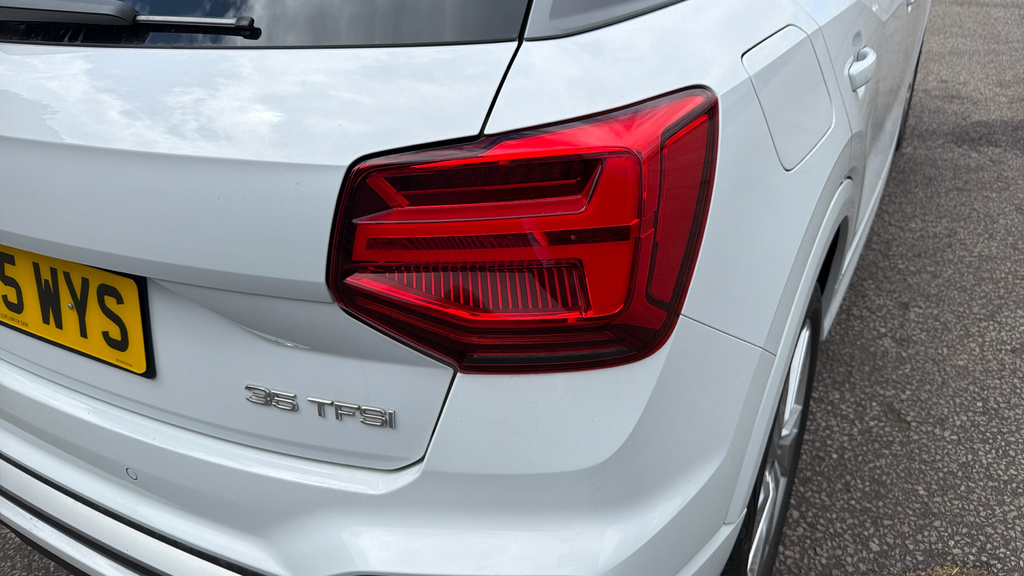 Audi Q2 Q2 35 Tfsi Black Edition S Tronic Blue #37