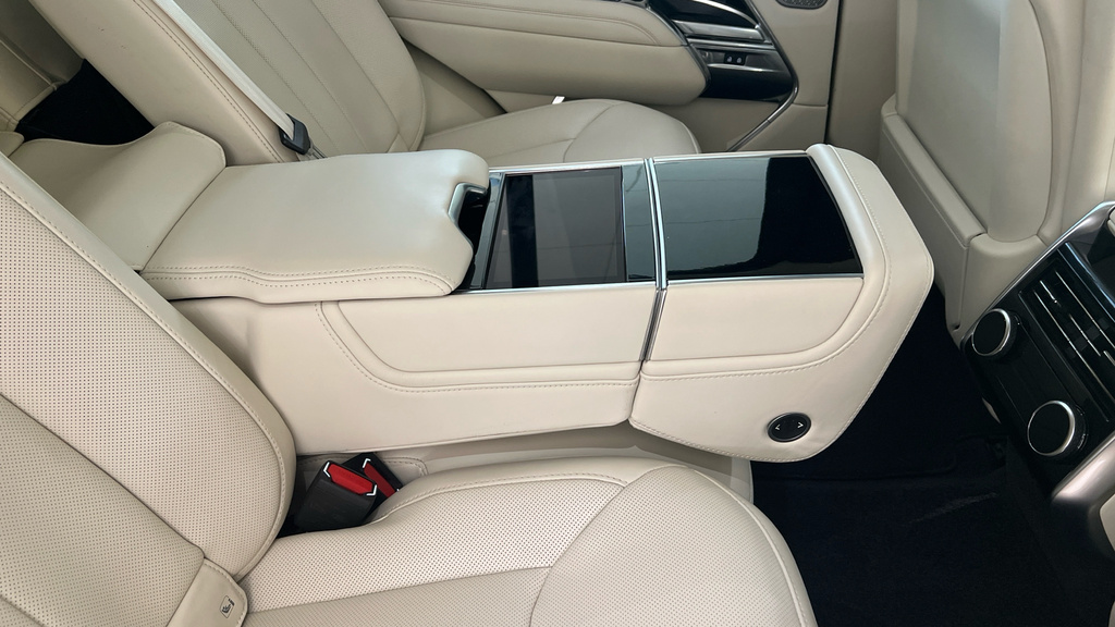 Land Rover Range Rover 3.0 D300 Hse White #72