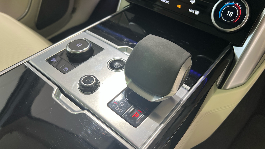 Land Rover Range Rover 3.0 D300 Hse White #41