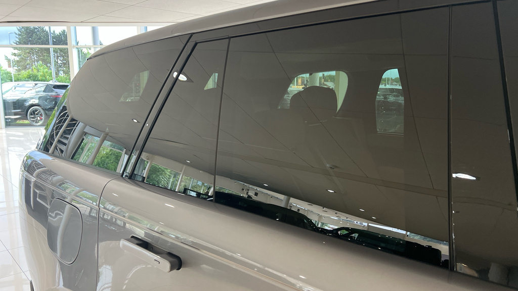 Land Rover Range Rover 3.0 D300 Hse White #53