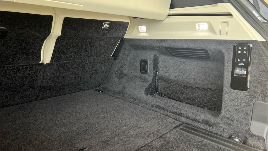 Land Rover Range Rover 3.0 D300 Hse White #33